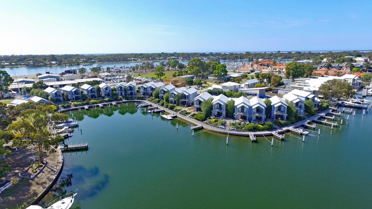 Captains Cove Resort - Waterfront Apartments Paynesville Exterior foto